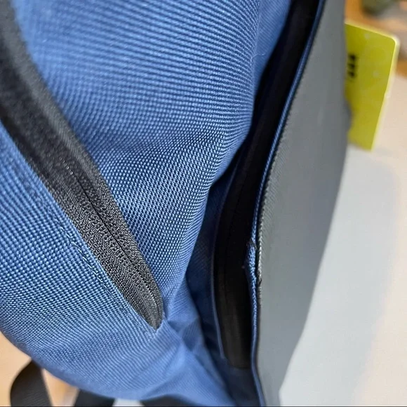 NWT Moleskine Nomad Navy/Black Backpack Medium - Picture 10 of 14